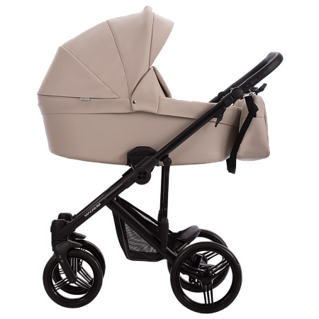Коляска MAGNUM LIGHT PRO 2в1 (Bebetto) (Light pro 01 (св.бежевая кожа))